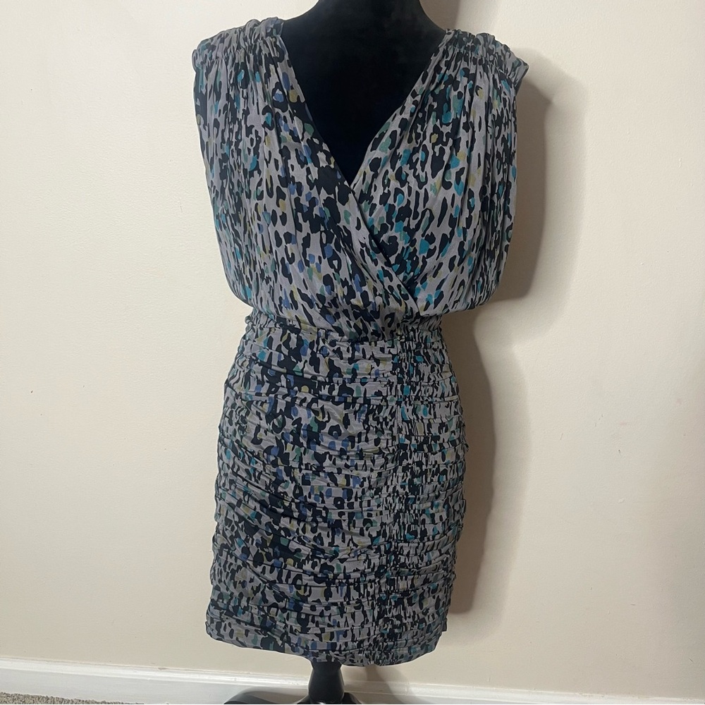 Waverly‎ Grey Women’s Gray Abstract V~Neck Sleeveless Pleated Silk Mini Dress 8